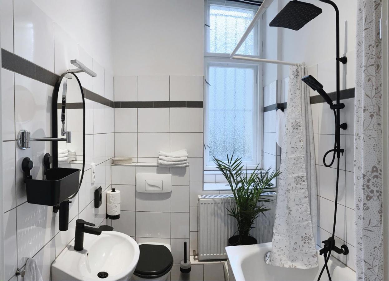 Homestay Serviced Im Herzen Berlin's